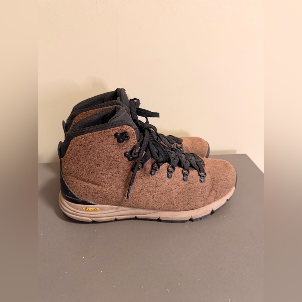 Mens Danner Mountain 600 EnduroWeave Hiking Boots